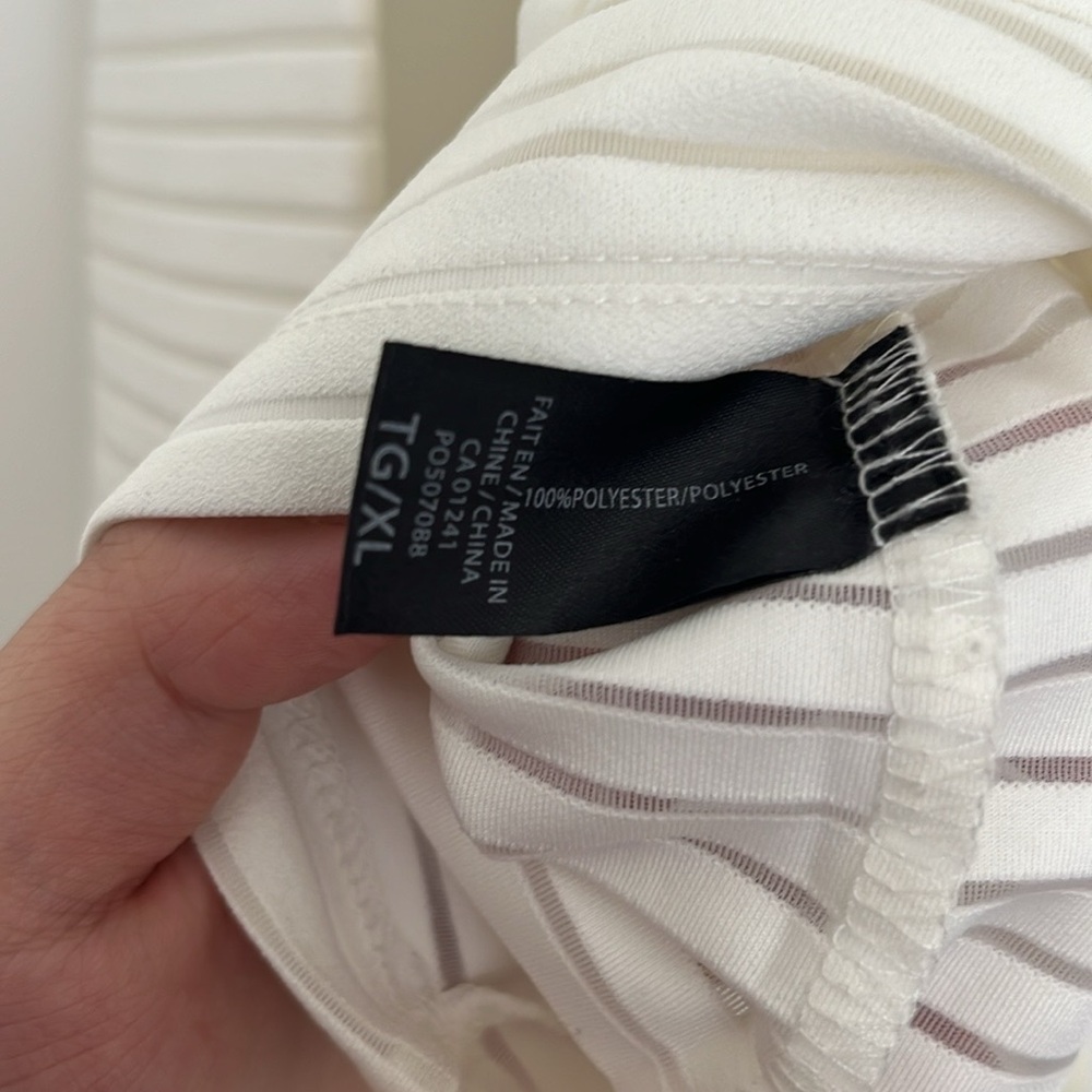 Simons Stripe Mesh Panel Crew Neck Tee - White, Size XL - Picture 5 of 6